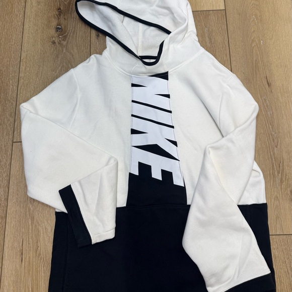 Nike White and Black Hoodie Boys XL Never Worn - Picture 8 of 8